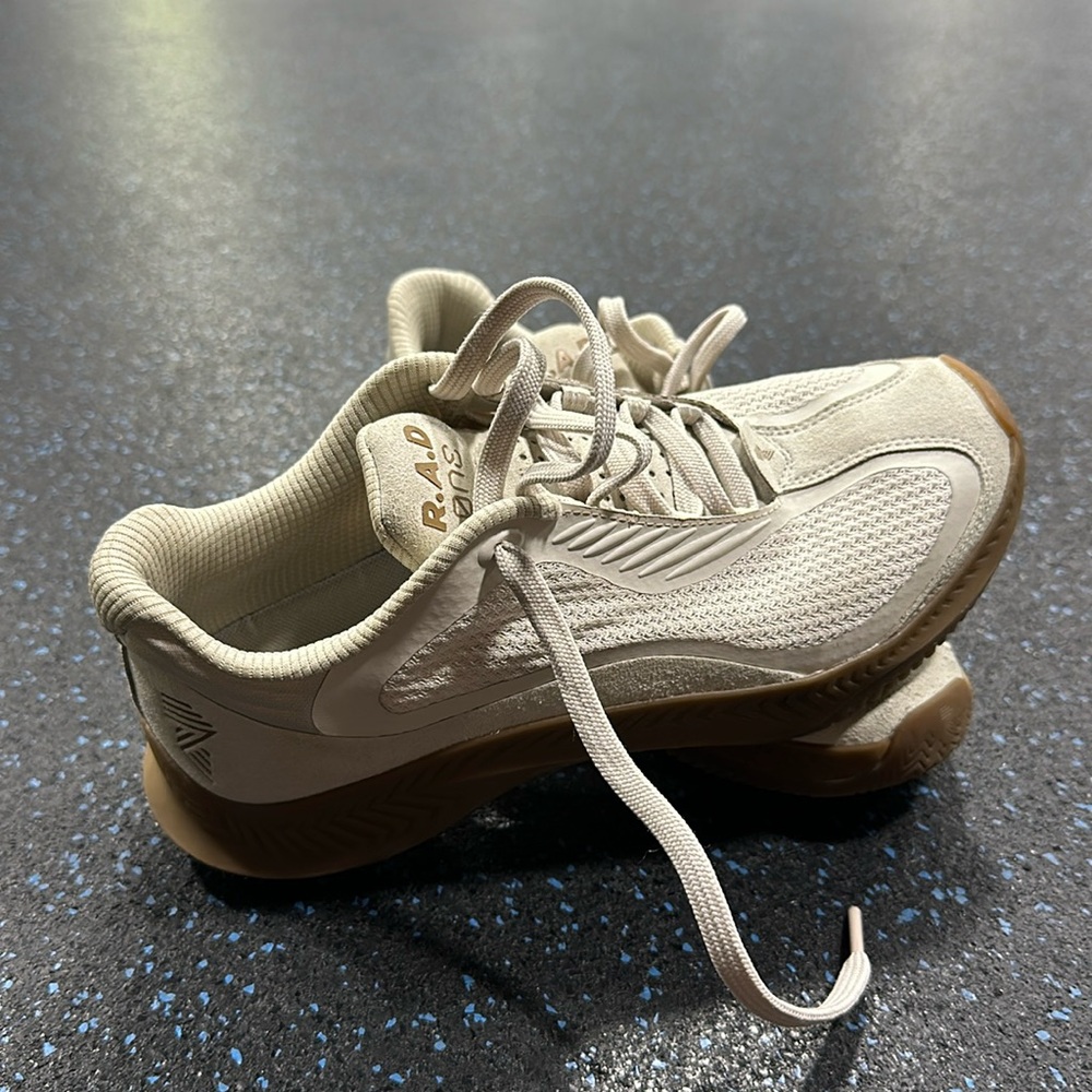 RAD One Women’s Size 8 shoe